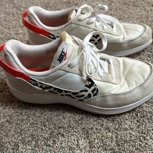 Women’s Nike Waffle shoes